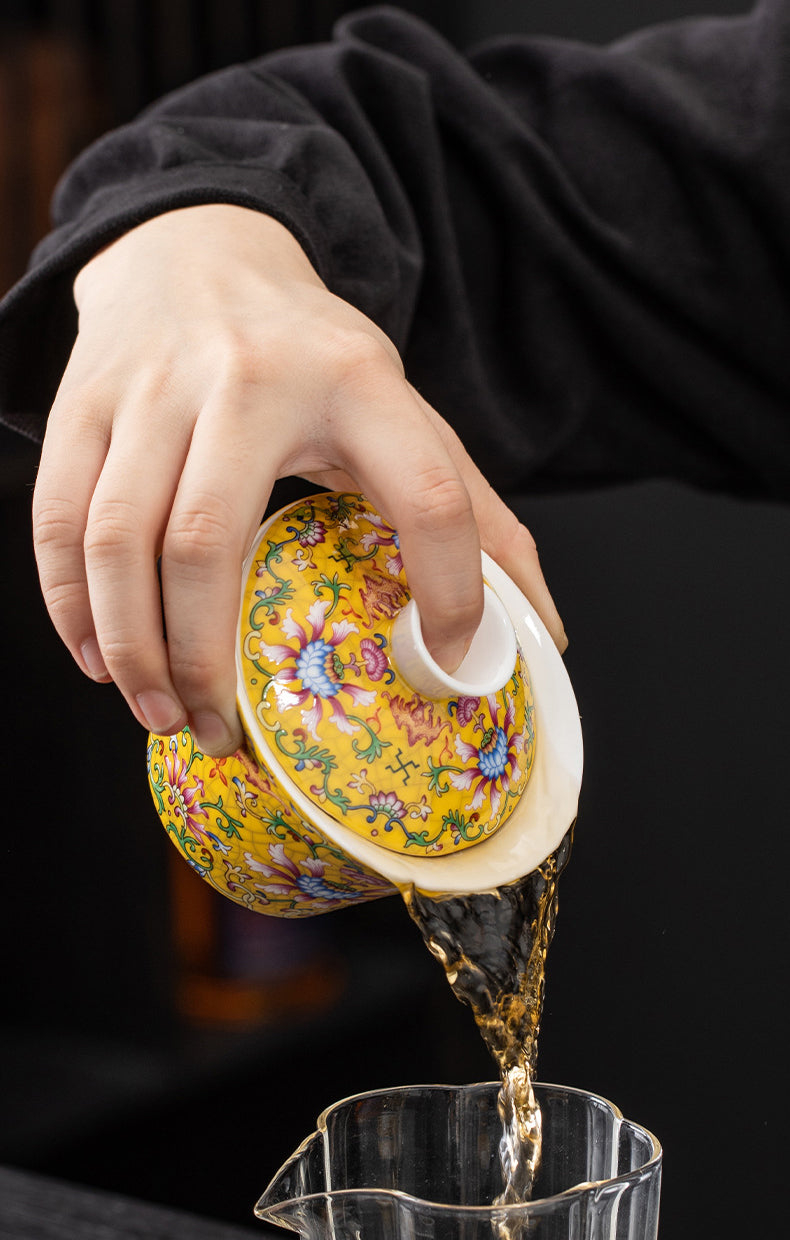 Imperial Yellow Porcelain Gaiwan – Handcrafted Chinese Tea Cups with Elegant Floral Design (160ml)