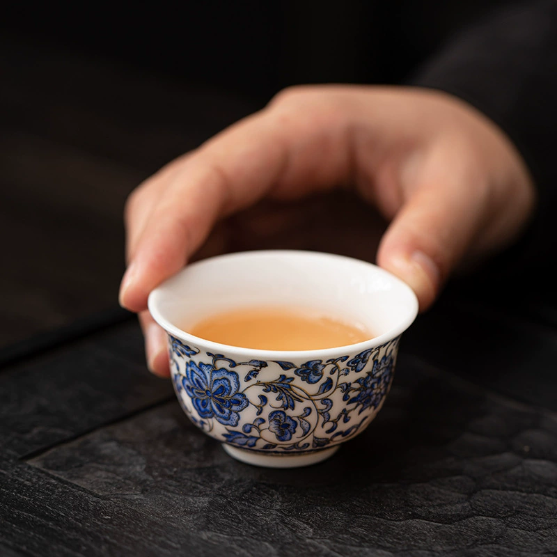 Elegant Blue and White Porcelain Tea Cup – Jingdezhen Handmade Chanzhi Lotus Gongfu Tasting Cup (Single Cup)