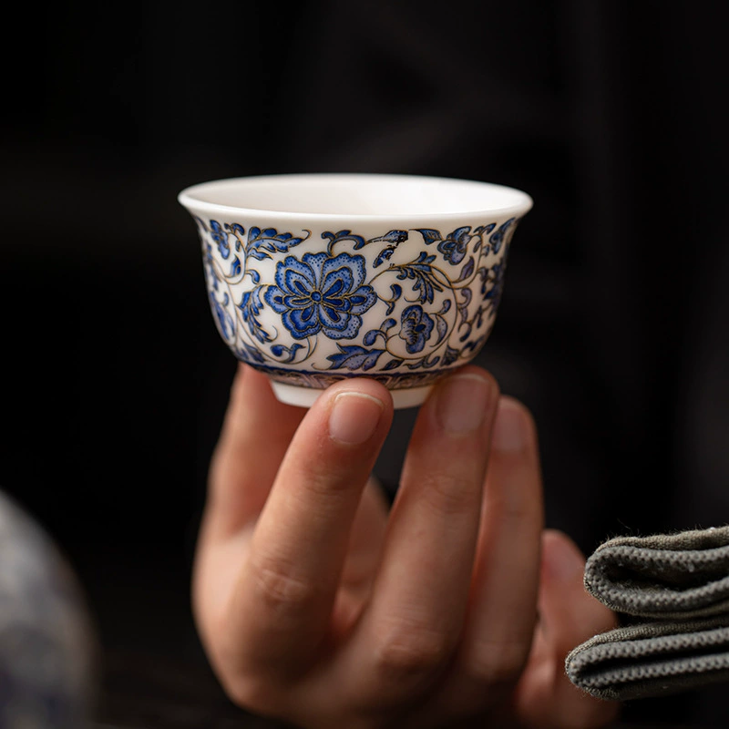 Elegant Blue and White Porcelain Tea Cup – Jingdezhen Handmade Chanzhi Lotus Gongfu Tasting Cup (Single Cup)